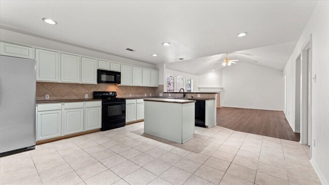 Building Photo - 111 N Misty Dawn Dr