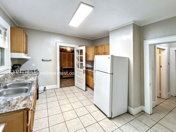 Building Photo - 2516 Duncan Ave