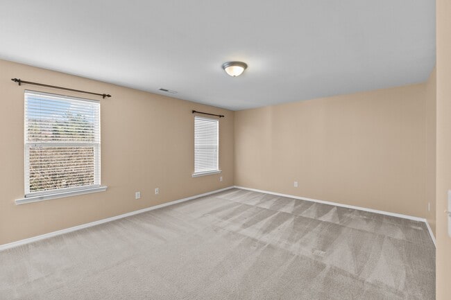 Building Photo - 5023 Lake Grove Blvd