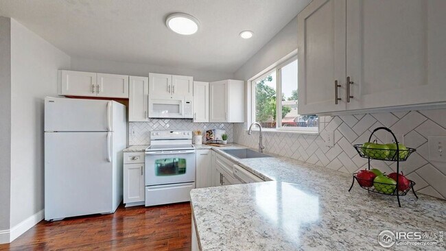 Building Photo - Spacious, Light-Filled Townhome in Fort Collins | 4-Bedroom Available This August
