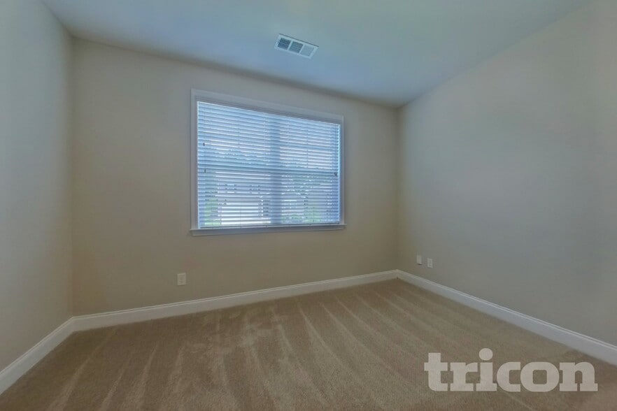 Building Photo - 56 Leyland Ct
