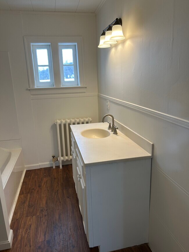 Building Photo - 5072 Strasburg Rd