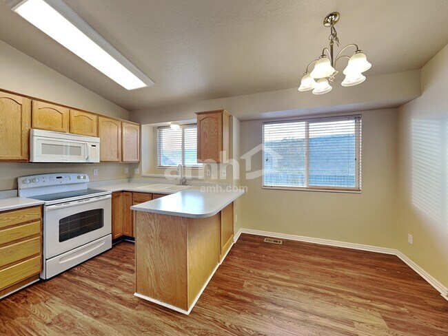 Building Photo - 125 S 150 W