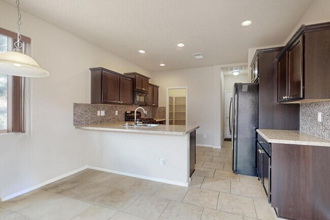 Building Photo - 221 Landing Trail