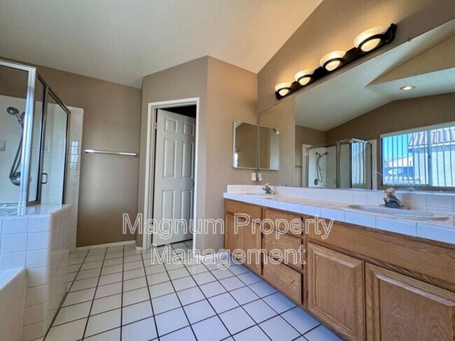 Building Photo - 40475 Crystal Aire Ct