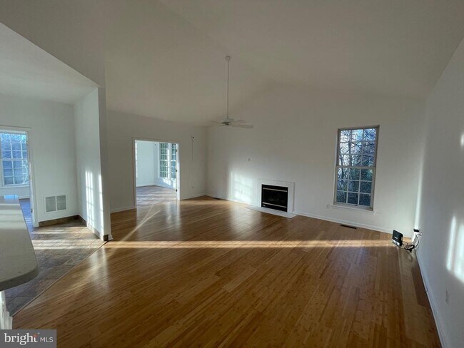 Building Photo - 25869 Flintonbridge Dr