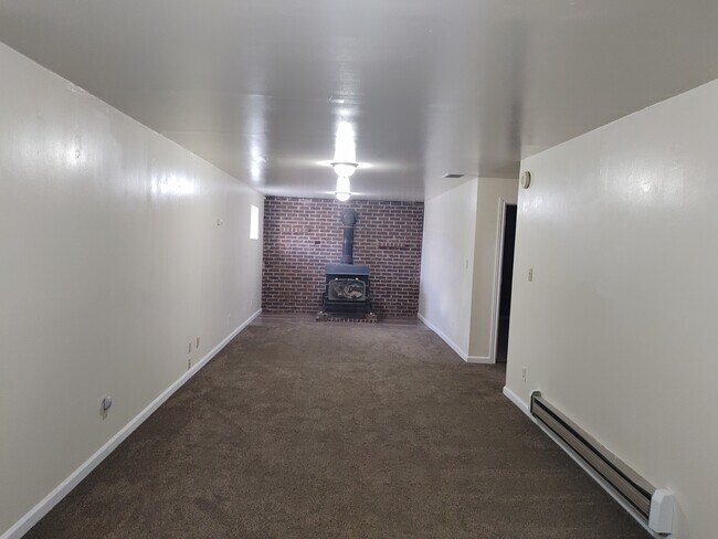 Building Photo - 1601 Canyon Rd