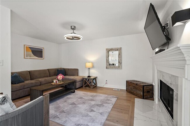 Building Photo - 181 Arrowood Ln