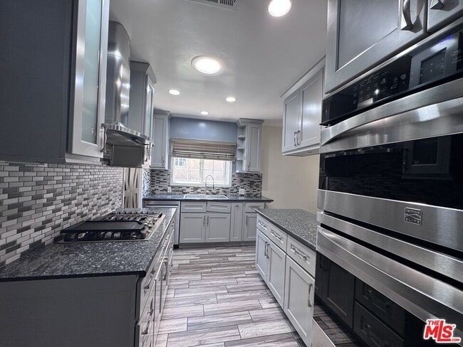 Building Photo - 8850 S Wilton Pl