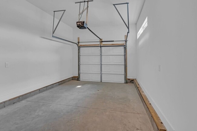 Building Photo - NEW BUILD