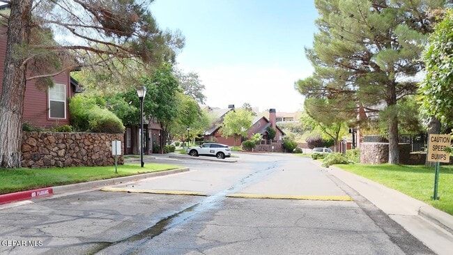 Building Photo - 31 Stratford Hall Cir