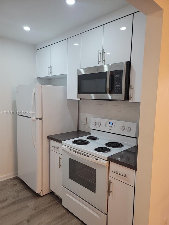 Building Photo - 151 SW 134th Way