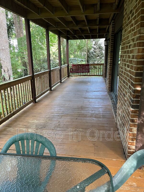 Building Photo - 1160 W Blue Ridge Rd