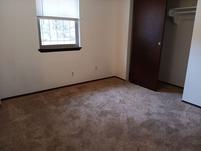 Building Photo - 2313 Raymac Rd SW