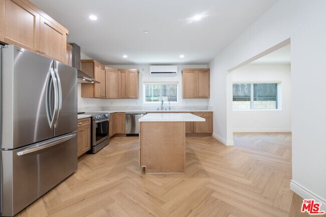 Building Photo - 5220 Goodland Ave