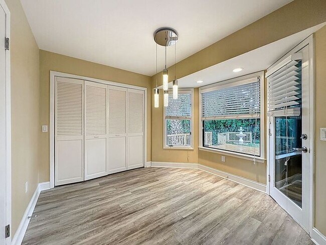 Building Photo - Exquisite Lake County Home with Lake Harris Views