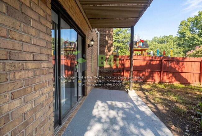 Building Photo - 716 Dunaire Way