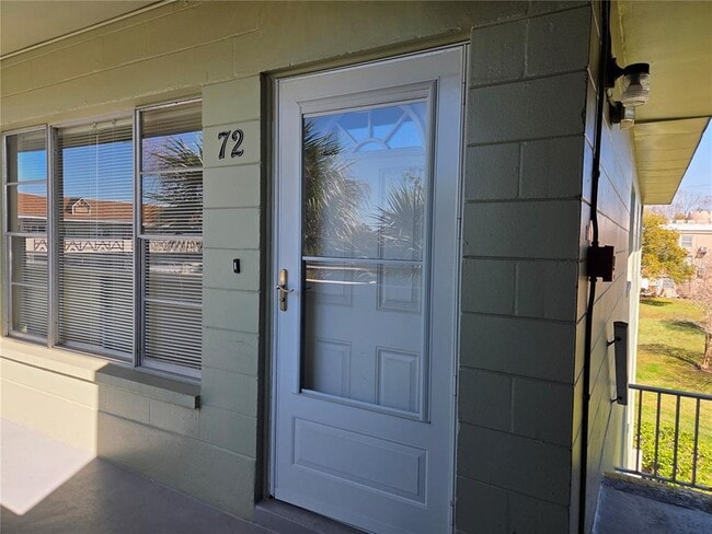 Building Photo - 2448 Columbia Dr