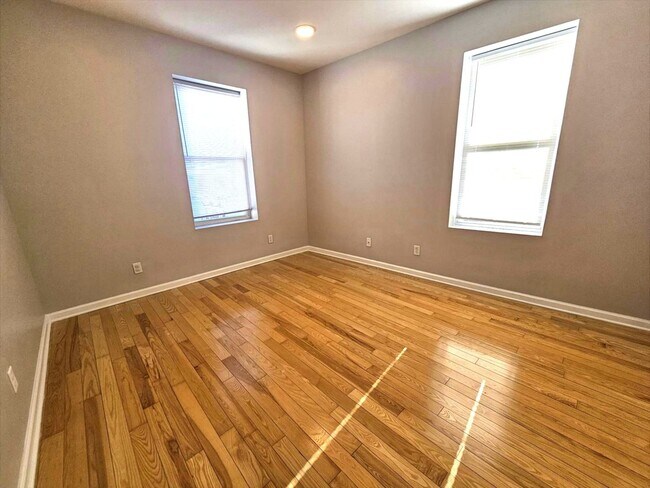 Building Photo - 813 N 41st St