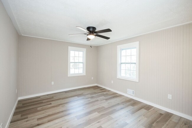 Building Photo - Updated 3BR/2BA Home – $500 OFF 1st Month!