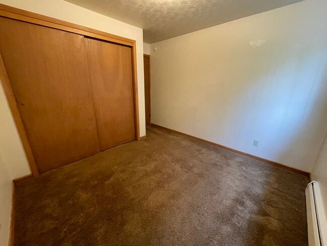 Building Photo - 2527 N Garfield Ave