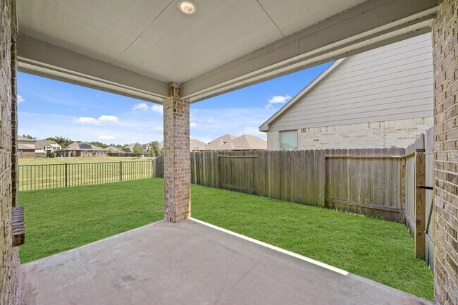 Building Photo - 6010 Kolle Dr