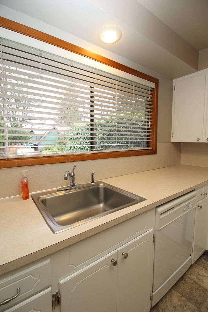 Building Photo - 230-230 SE 52nd Ave