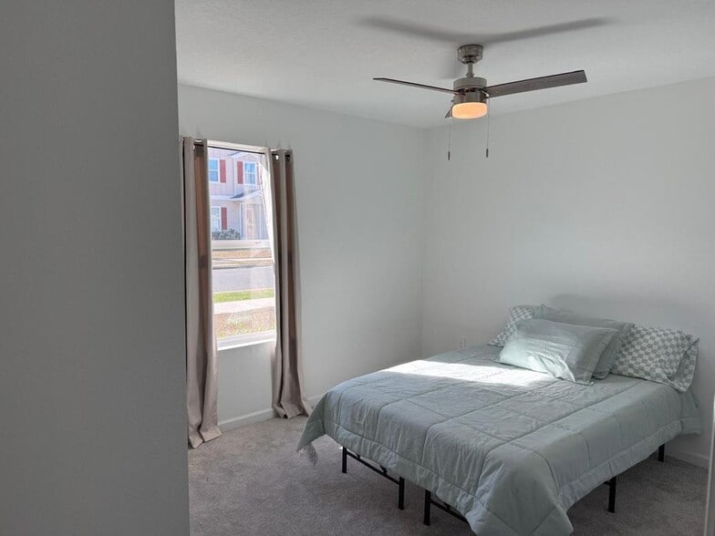 Building Photo - 4813 NW 11th St