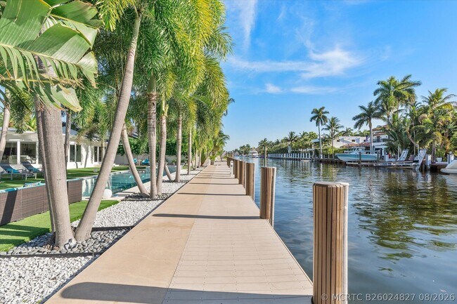 Building Photo - 207 Royal Palm Dr