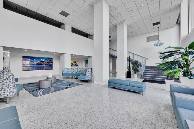Building Photo - 405 N Ocean Blvd