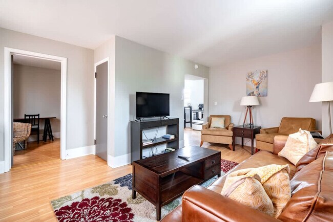 Building Photo - 605 Dennison Ave