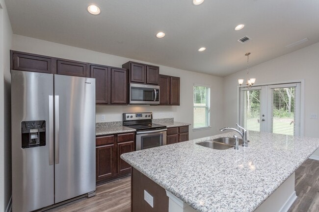 Building Photo - 5664 Peach Dr