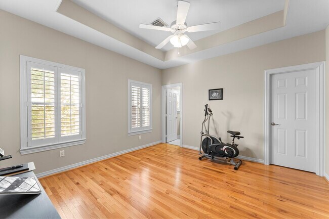 Building Photo - 9910 Orchard Ct