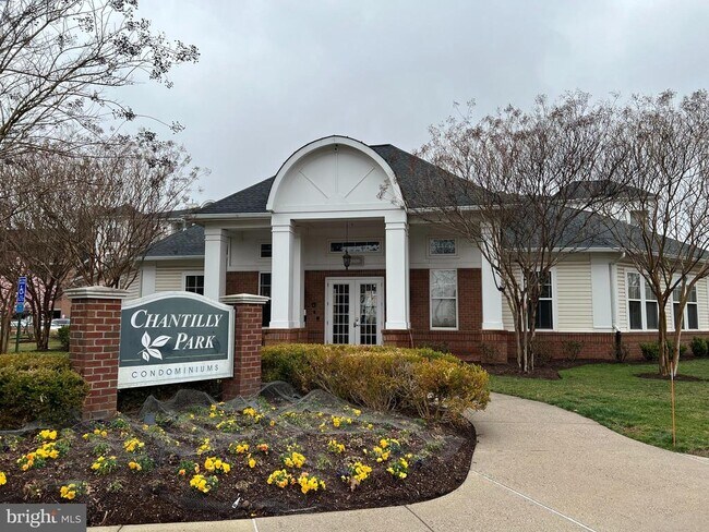 Building Photo - 3840 Lightfoot St