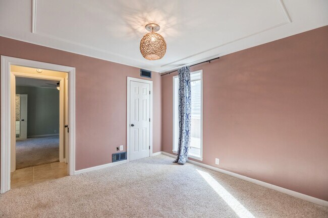 Building Photo - 3/2/2 READY TO RENT! Near ACU; ALL APPLIANCES PROVIDED