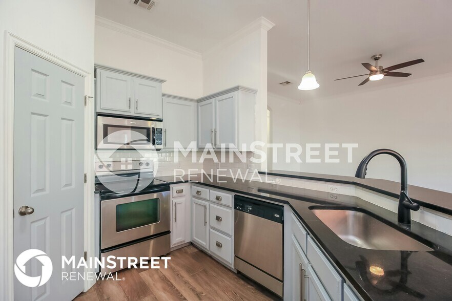 Building Photo - 9509 Apple Dr