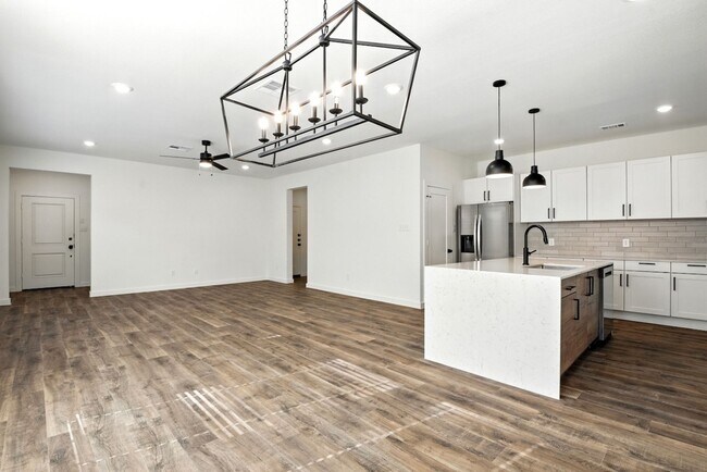 Building Photo - Elevated Living in Sundera at River Ranch | 4 Weeks Free