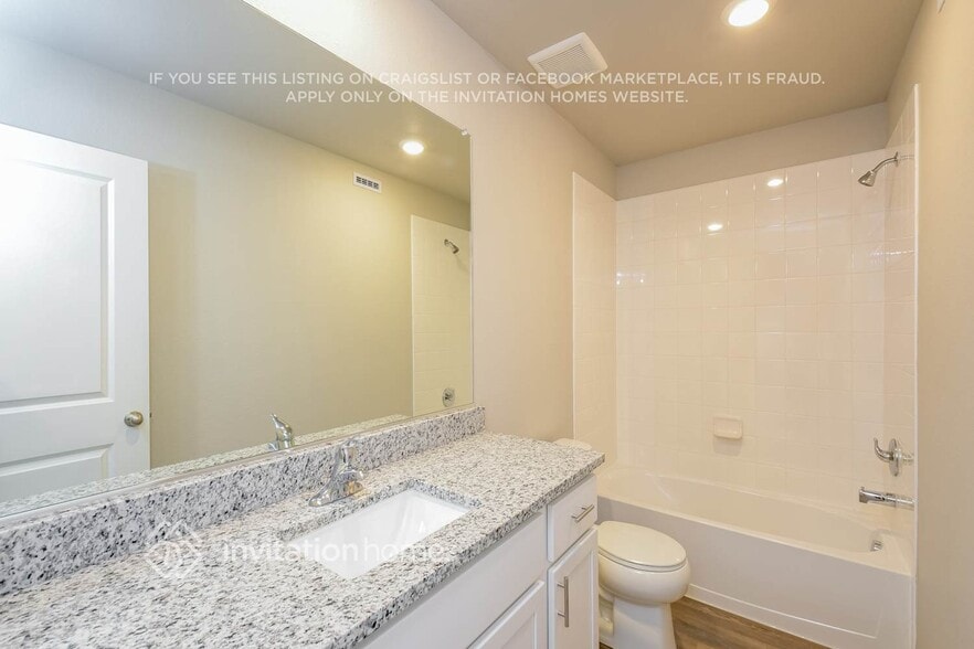 Building Photo - 957 Cascade Falls St