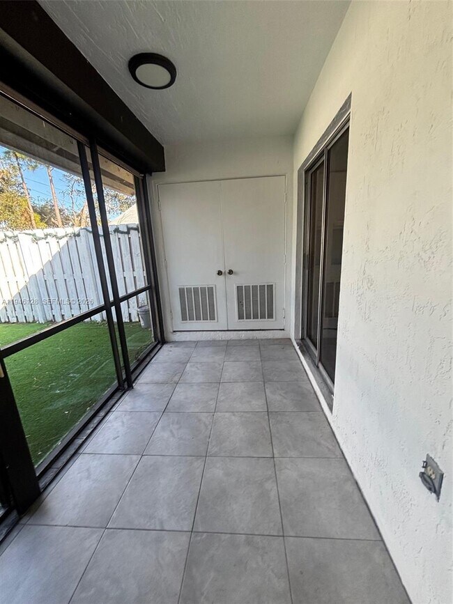 Building Photo - 817 NE 214th Ln