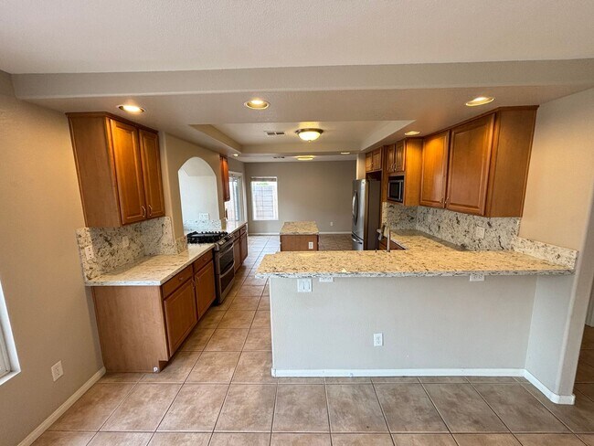 Building Photo - Beautiful two-story home with 4 BED / 2.5 BATH w Loft located in Henderson Nevada!