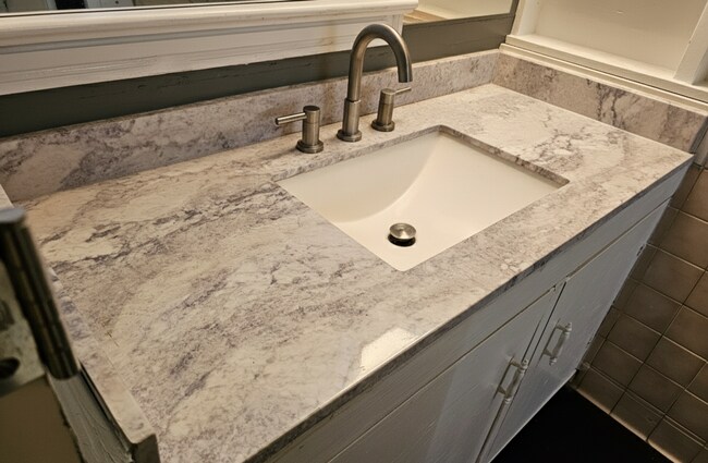 Building Photo - 3411 E 5th Pl