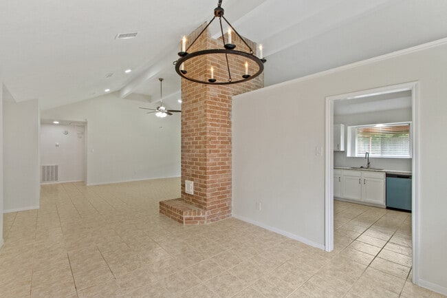 Building Photo - 7019 Yardley Dr