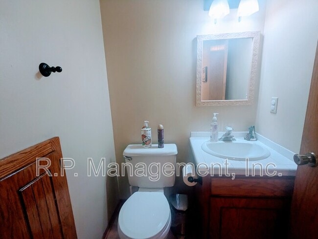 Building Photo - 8097 Curtis Ln