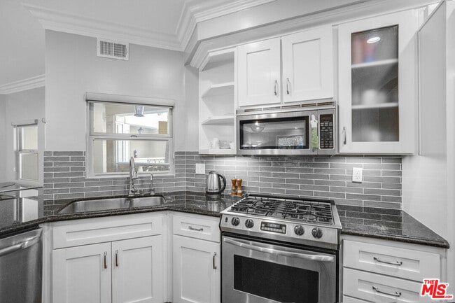 Building Photo - 850 Croft Ave