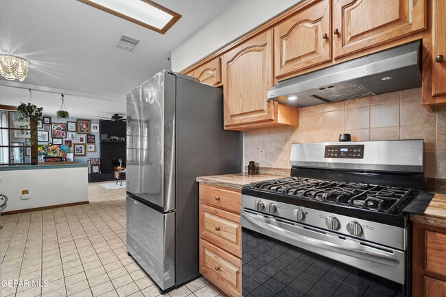 Building Photo - 5660 Longview Dr