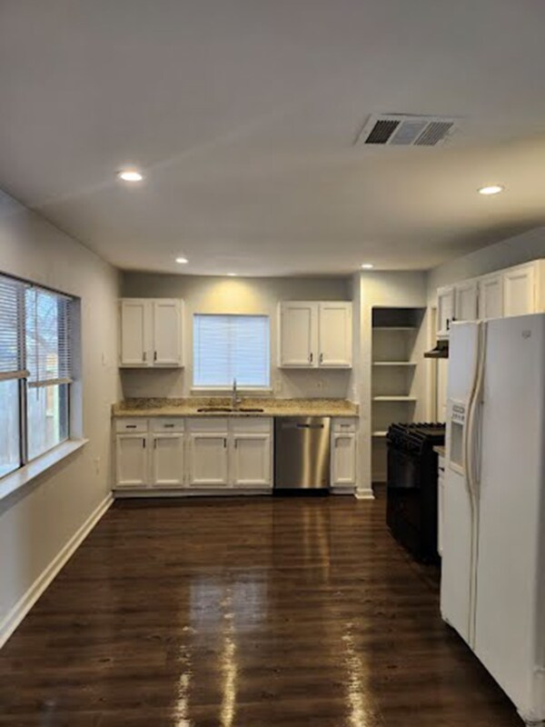 Building Photo - 121 Meadow Hill
