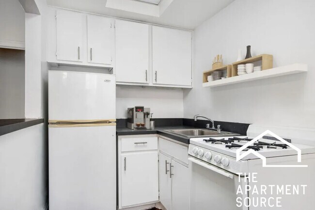 Building Photo - 434 W Diversey Pkwy