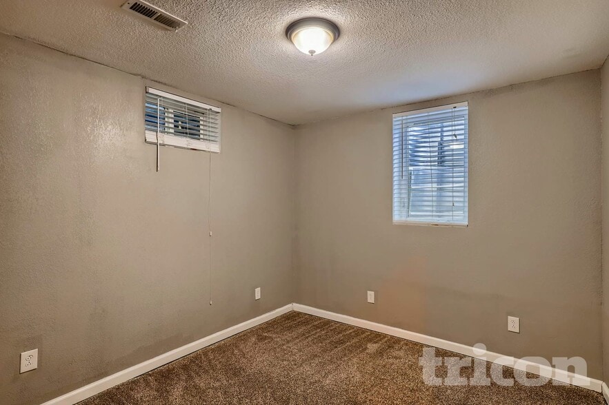 Building Photo - 895 S Garrison St