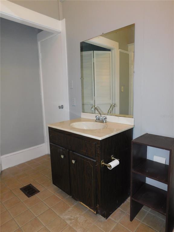 Building Photo - 541 NE 11th St