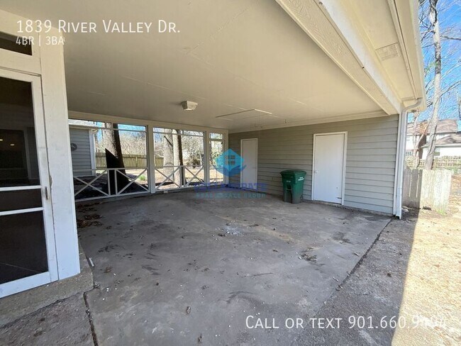Building Photo - 1839 River Valley Dr
